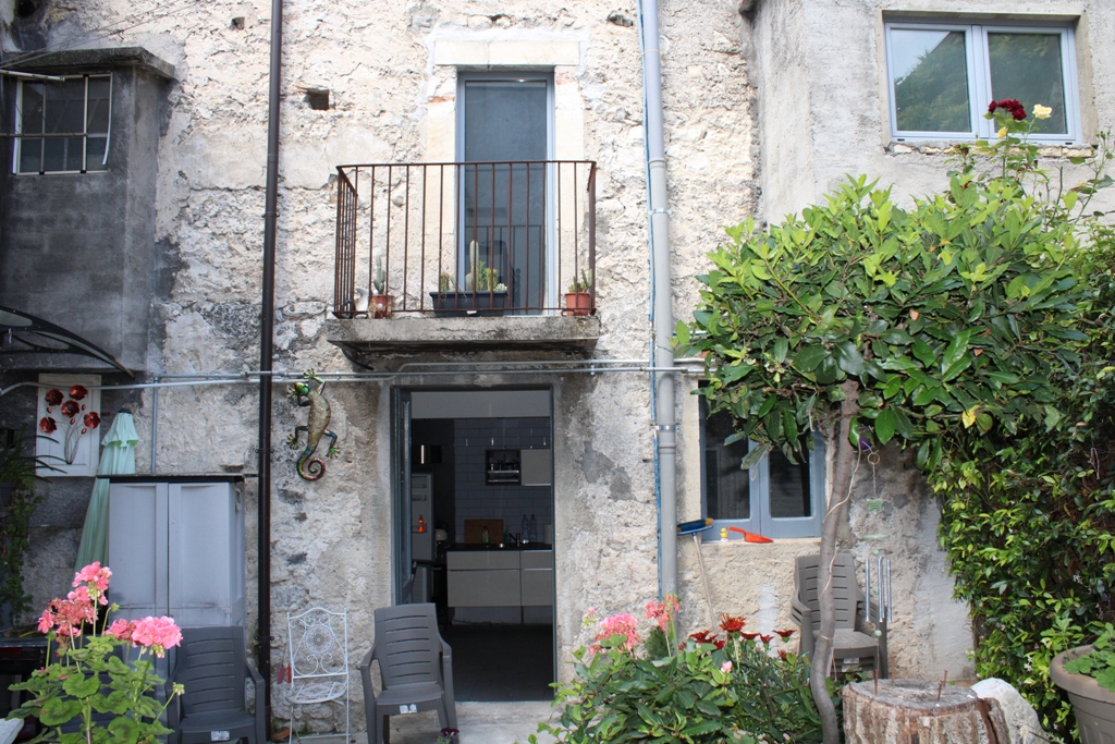 Property for Sale in Abruzzo, Central Italy Holiday homes for sale in