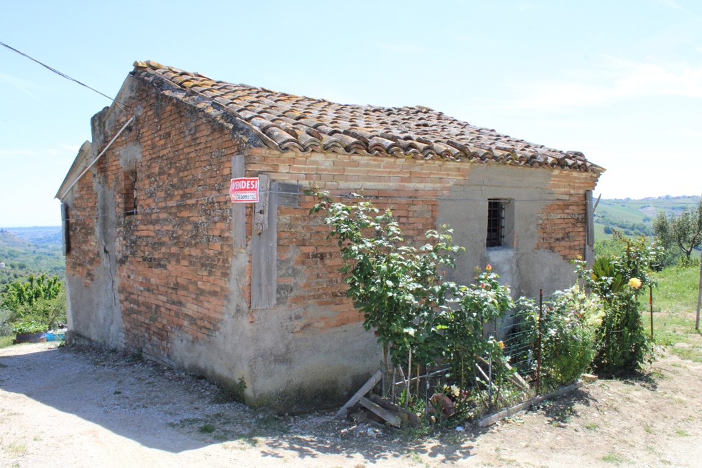 Property for Sale in Abruzzo, Central Italy Holiday homes for sale in