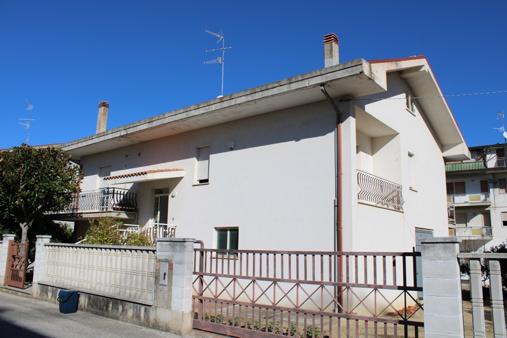 Property for Sale in Abruzzo, Central Italy Holiday homes for sale in